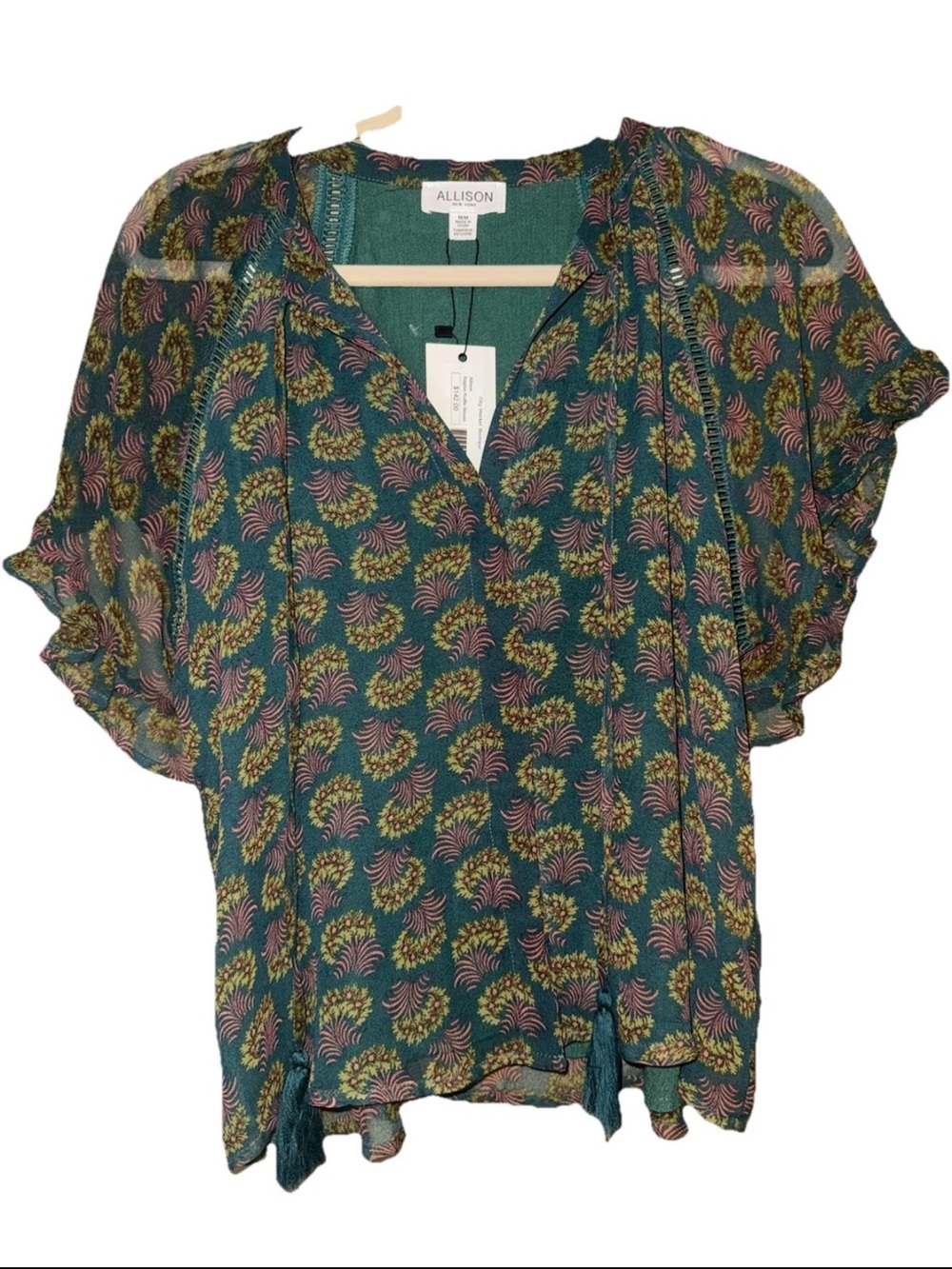 NWT Allison New York Floral Flutter Sleeve Blouse - Size Medium Women’s